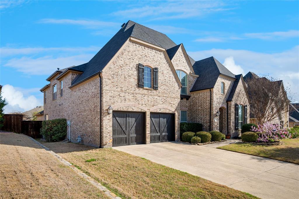 Property Photo: 908 Champions Court TX 76262