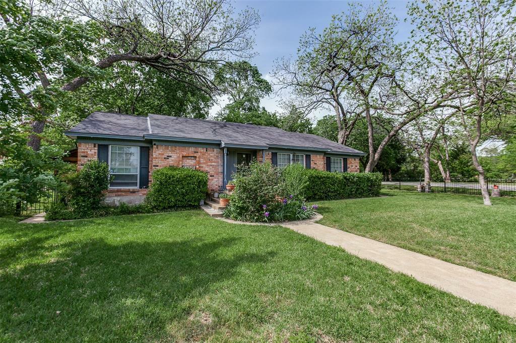 Property Photo: 9551 E Lake Highlands Drive TX 75218