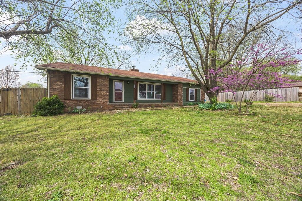 Property Photo:  728A Parks Street  AR 72753 