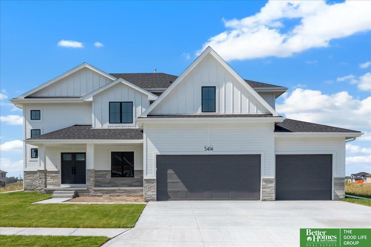 Property Photo: 21138 Jessie Avenue NE 68022