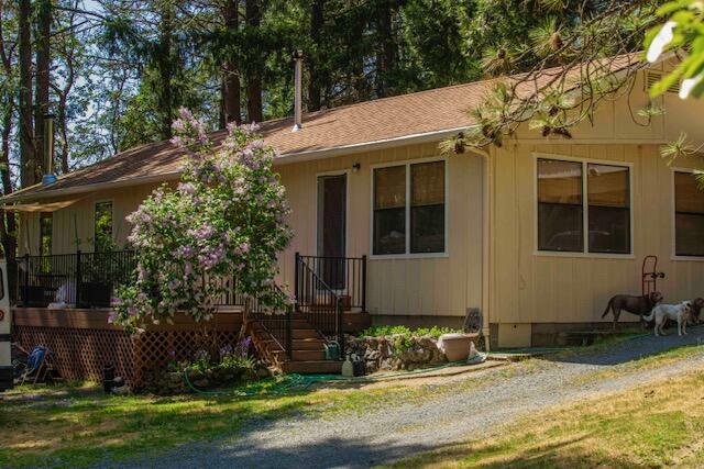 Property Photo: 3866 Placer Road OR 97497