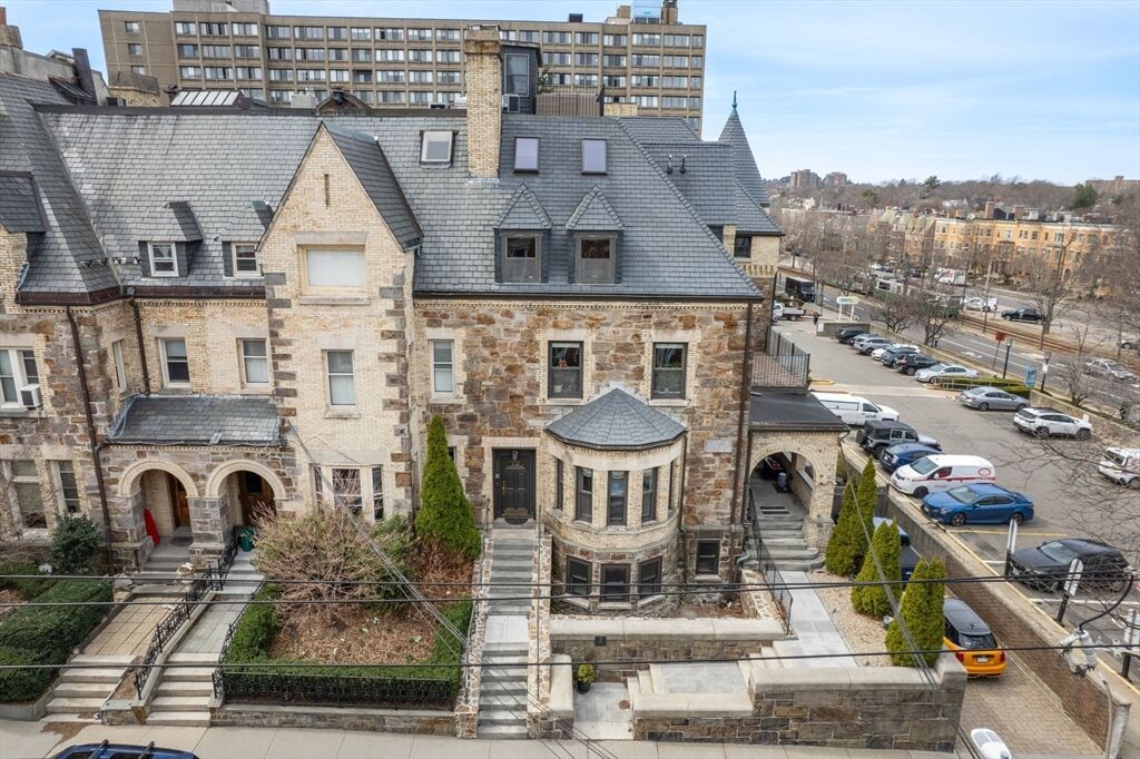 Property Photo:  364-366 Tappan St 4  MA 02445 