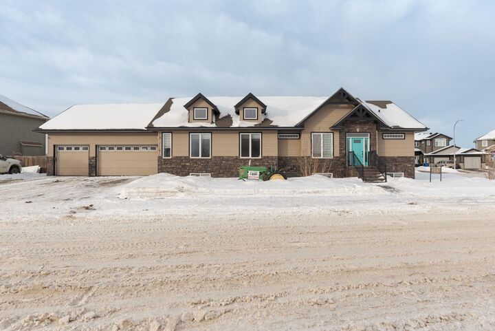253 Walnut Crescent  Fort McMurray AB T9K 0N7 photo