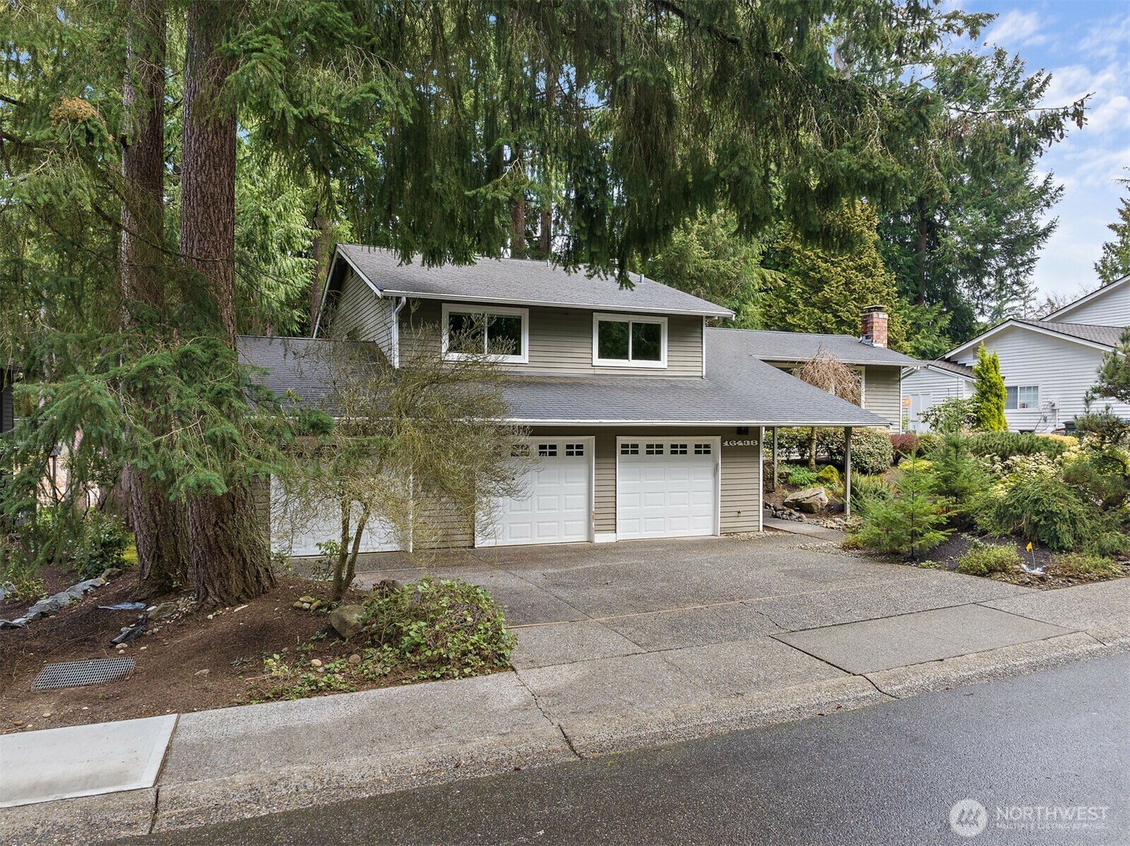 Property Photo: 16438 SE 22nd Street WA 98008