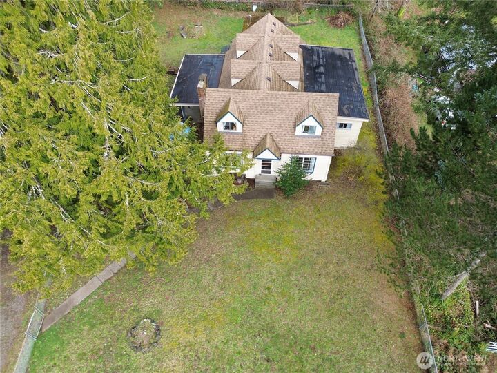 Property Photo: 102 W Poplar St WA 98584