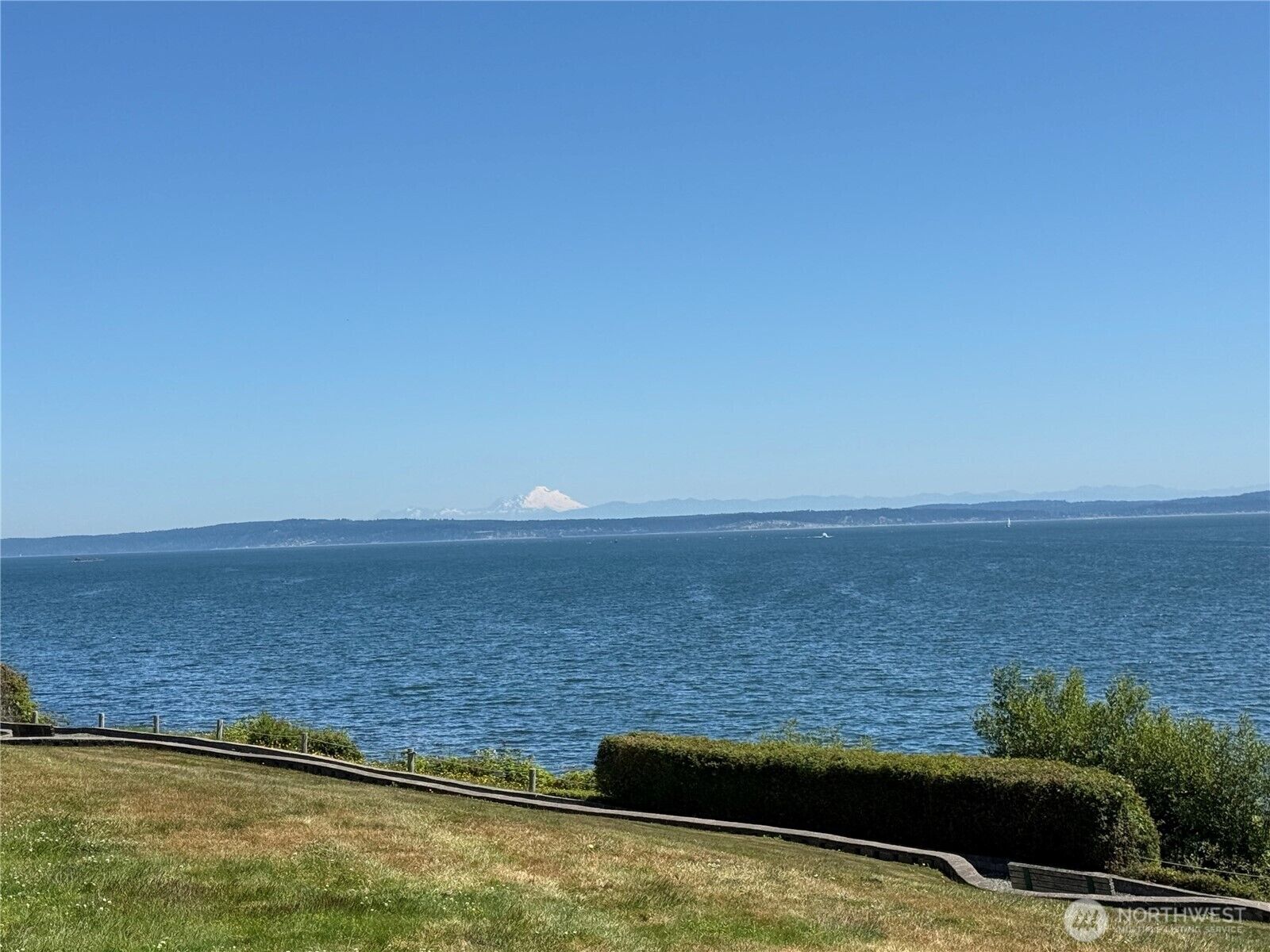 Property Photo: 120 Cascade Place 33 WA 98365