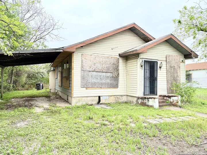 Property Photo:  716 Sherman  TX 78202 