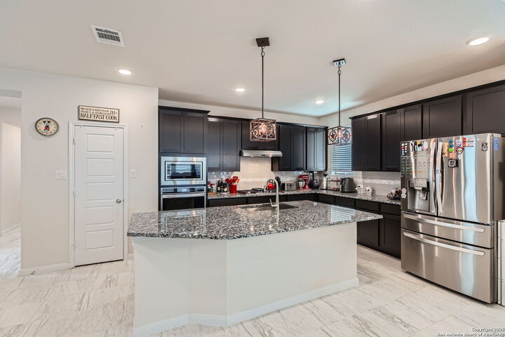 Property Photo: 12516 Peckinpah TX 78254