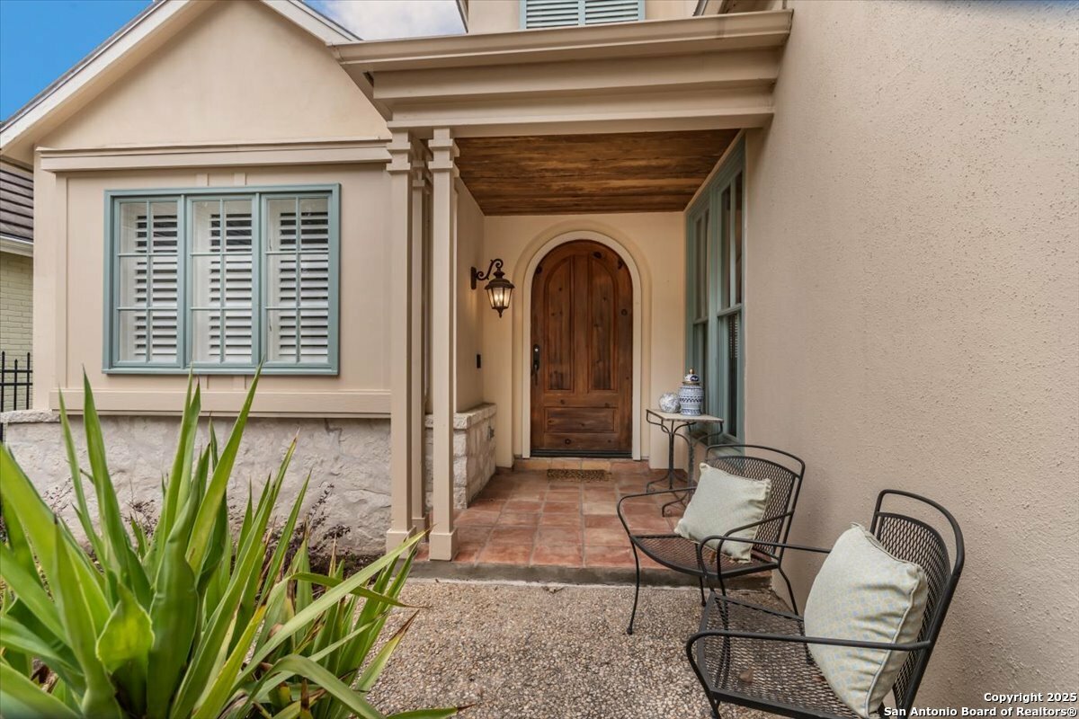 Property Photo: 639 S Birdsong TX 78258