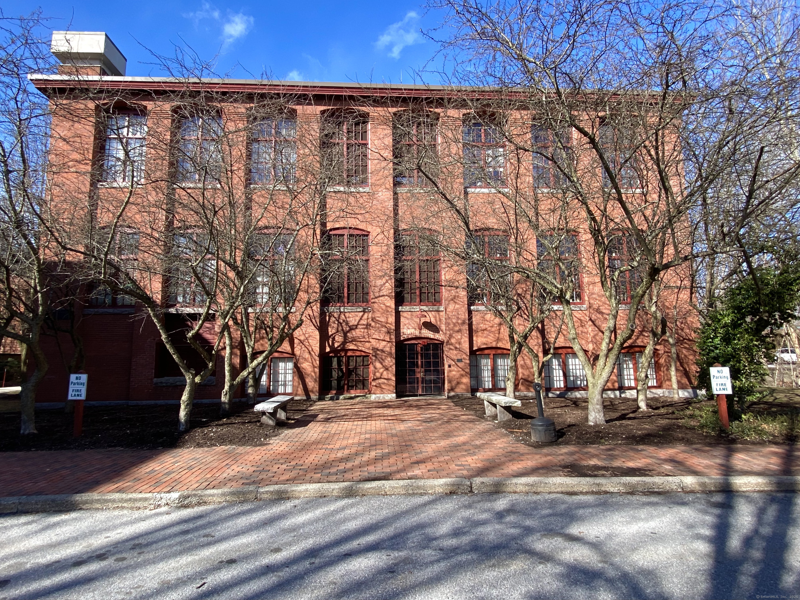 Property Photo: 839 Main Street Apt 28 CT 06790