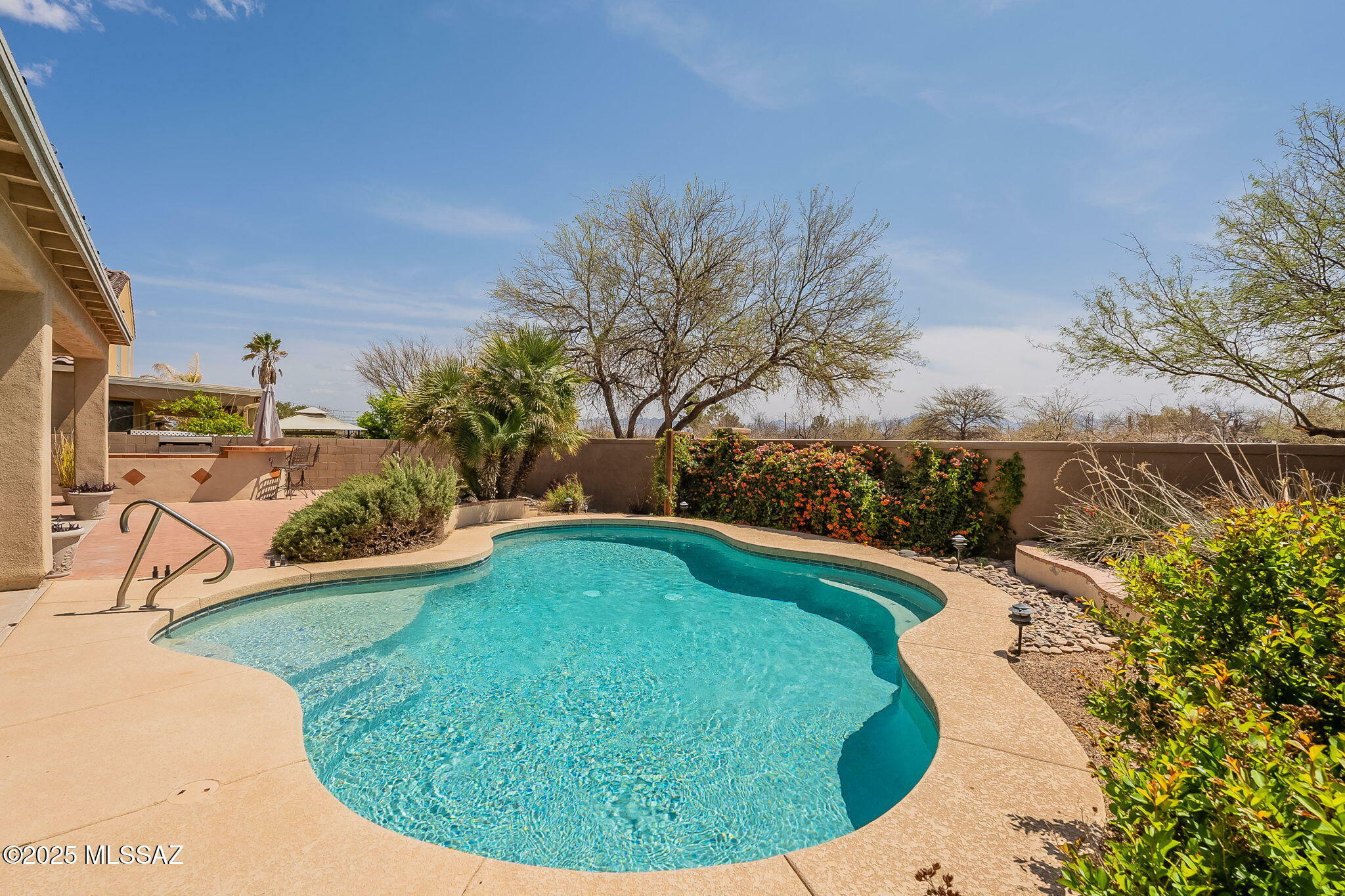 Property Photo: 434 E Via Puente De La Lluvia AZ 85629
