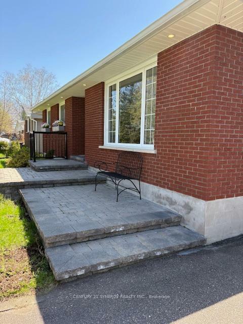 Property Photo: 261 James Avenue ON K7V 2P1