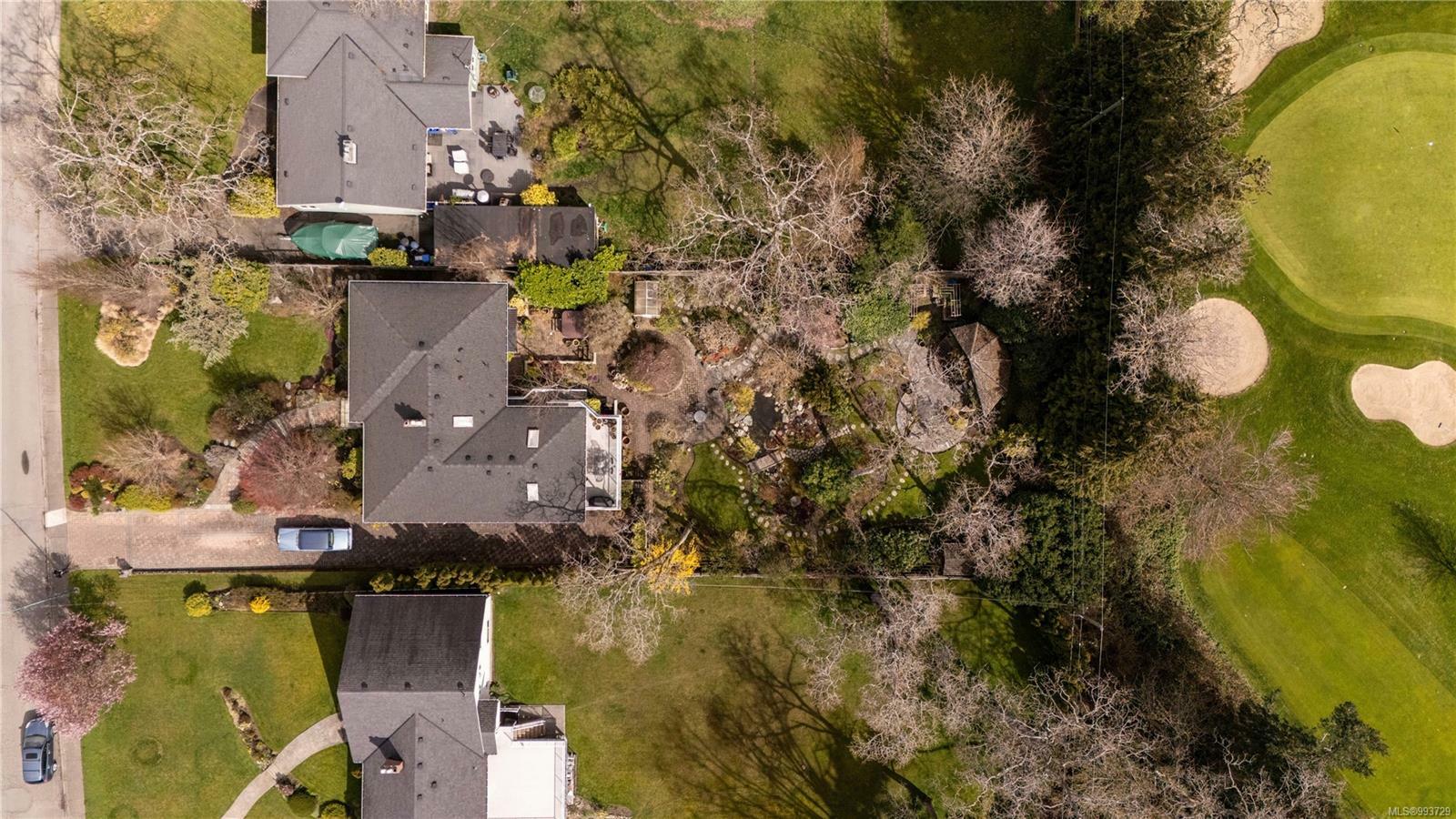 Property Photo: 3331 Woodburn Ave BC V8P 5B8