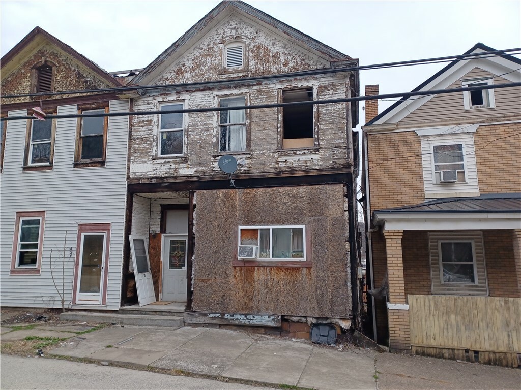Property Photo: 622 Thompson Ave PA 15033