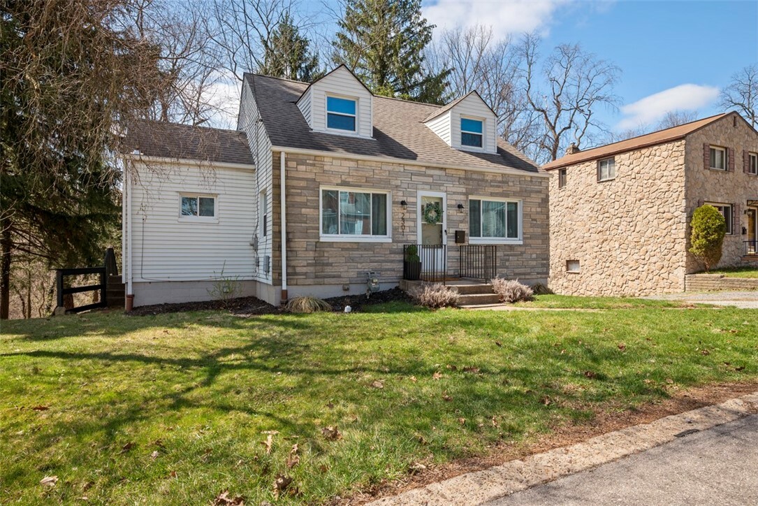Property Photo: 2301 Romine Ave PA 15226