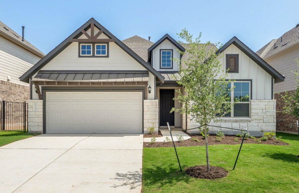 Property Photo: 213 Bristlecone Bend TX 78642