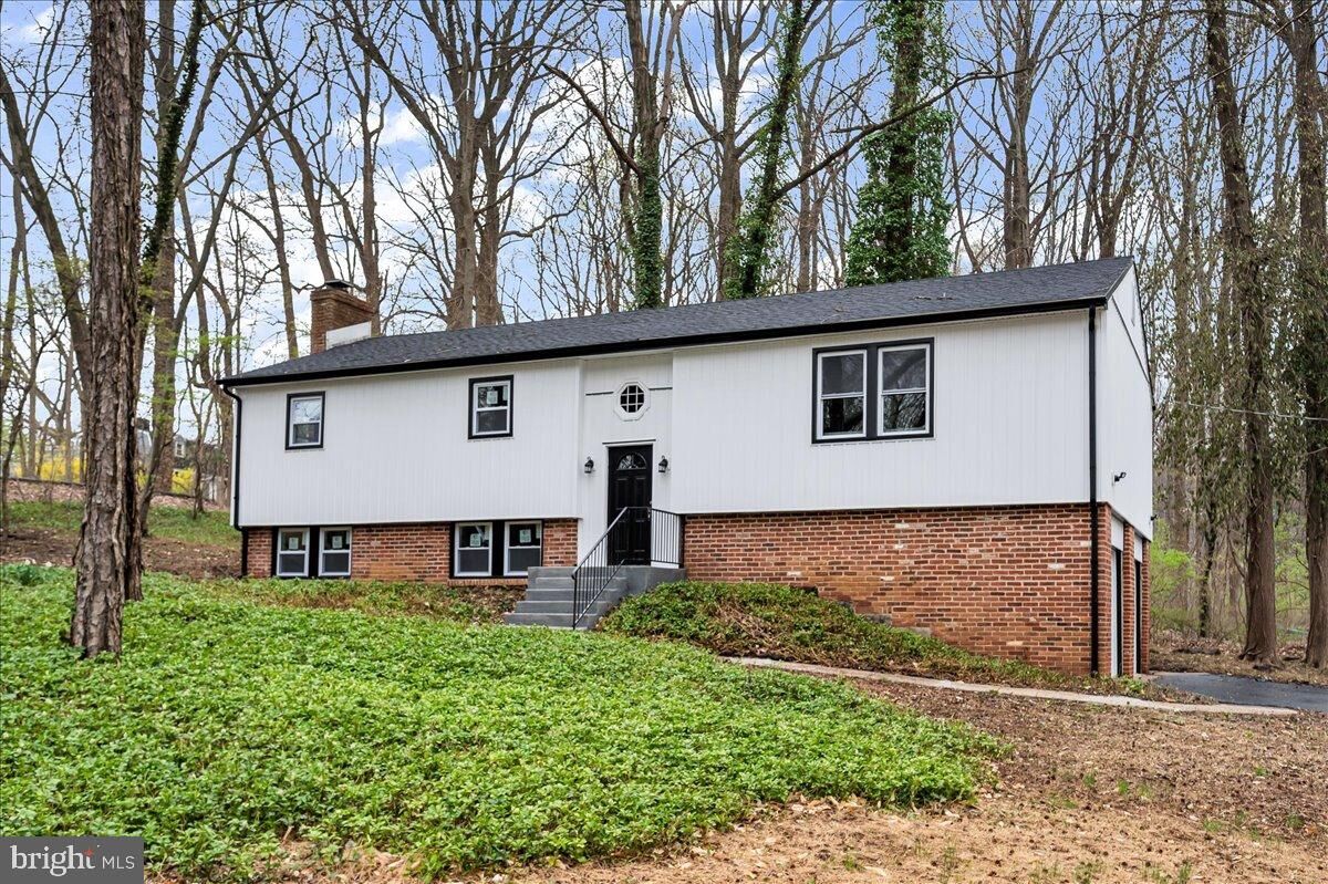 Property Photo: 668 Arbour Drive DE 19713