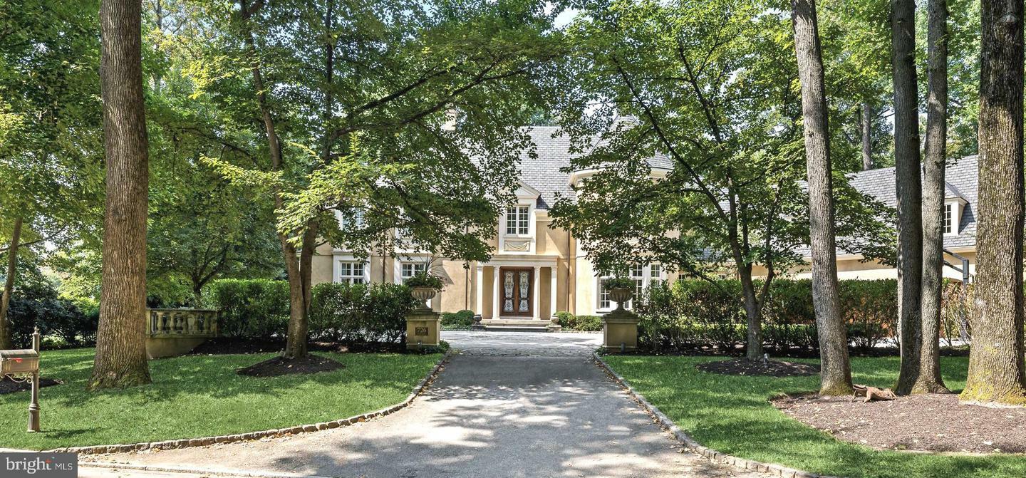 Property Photo: 726 John Barry Drive PA 19010