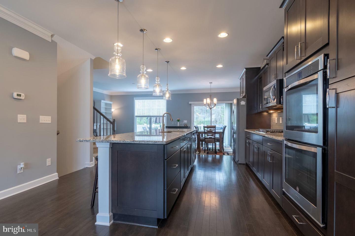 Property Photo:  22278 Pinecroft Terrace  VA 20148 