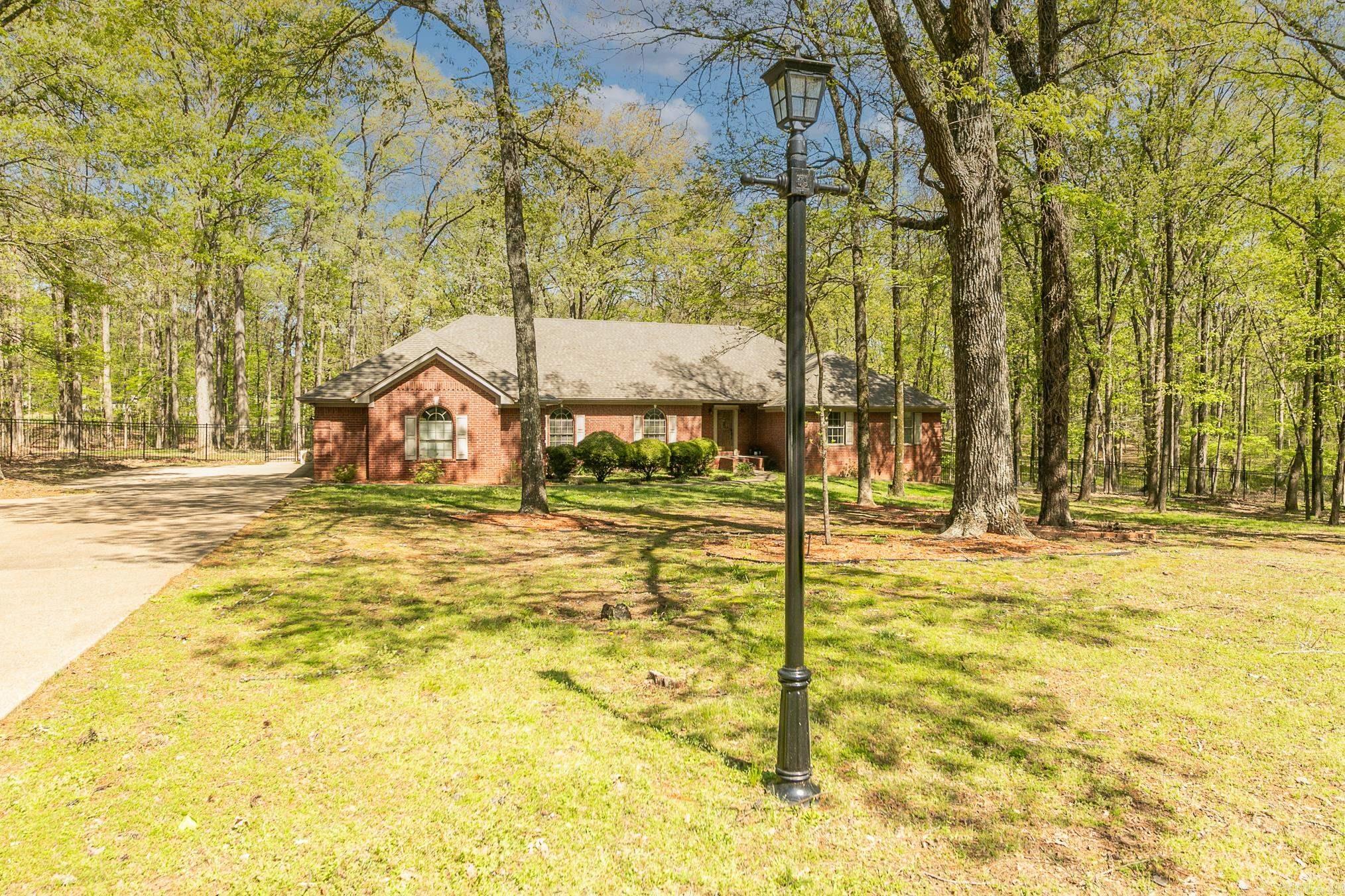 Property Photo: 90 Windsong Cove AR 72023