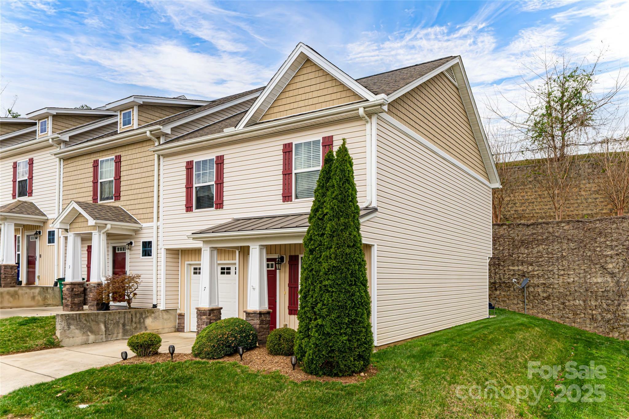 Property Photo: 7 Barnett Shoals Drive NC 28787