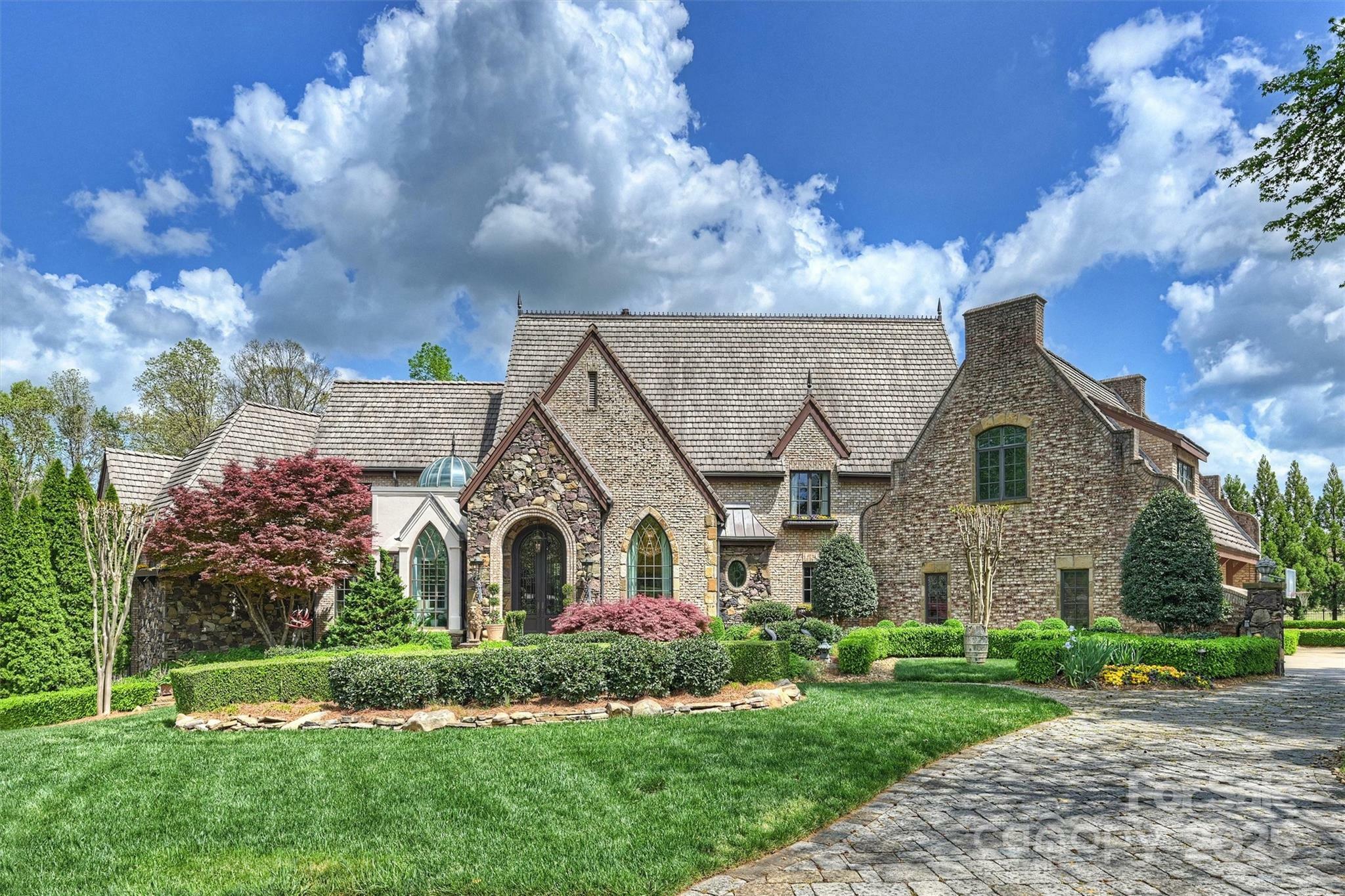 Property Photo: 1012 Clover Crest Lane NC 28104