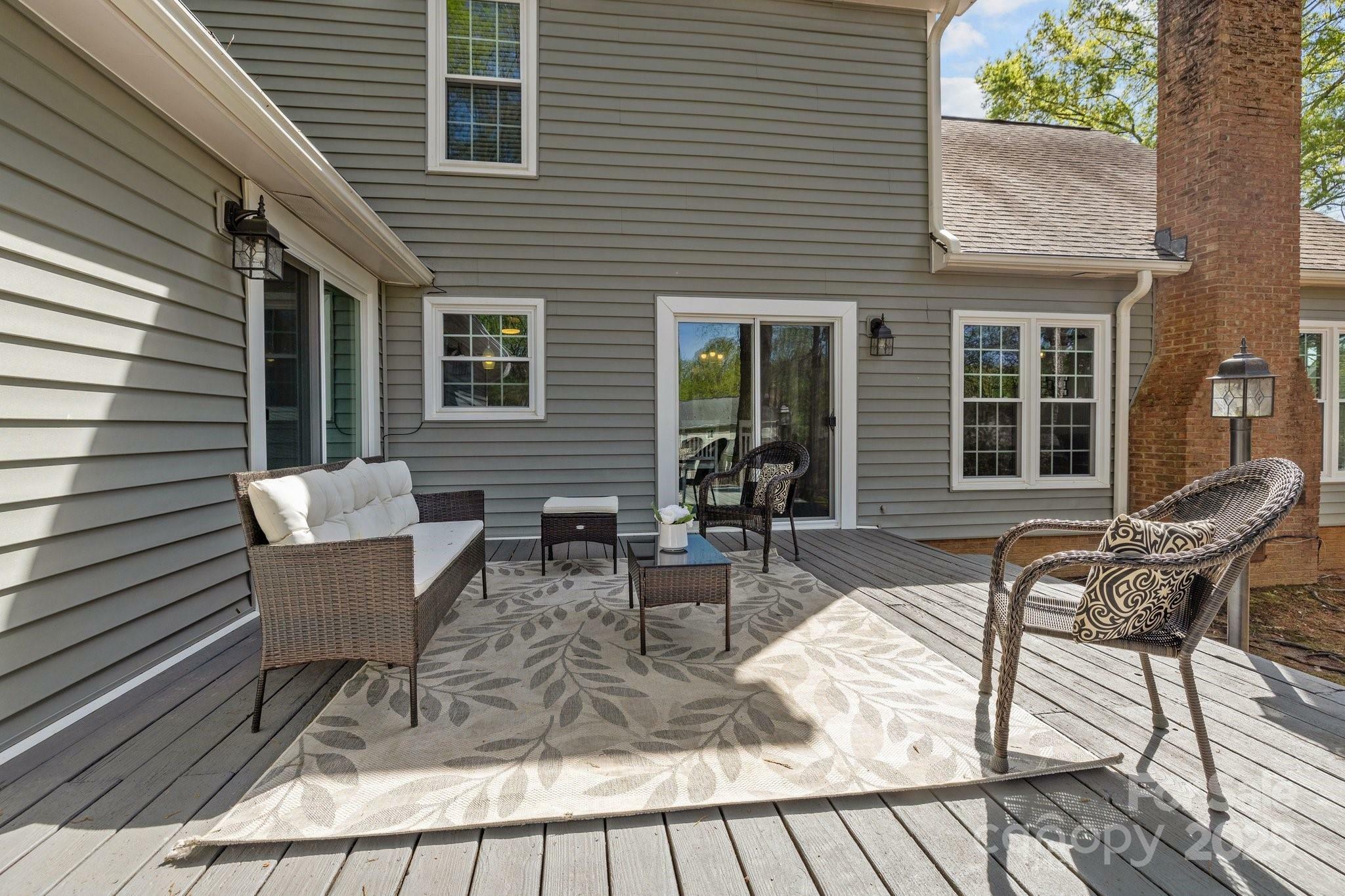 Property Photo: 2439 Heathershire Lane NC 28105