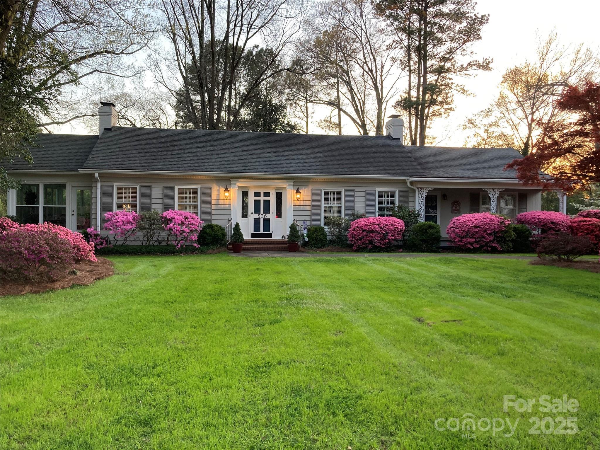 Property Photo:  536 S Union Street S  NC 28025 