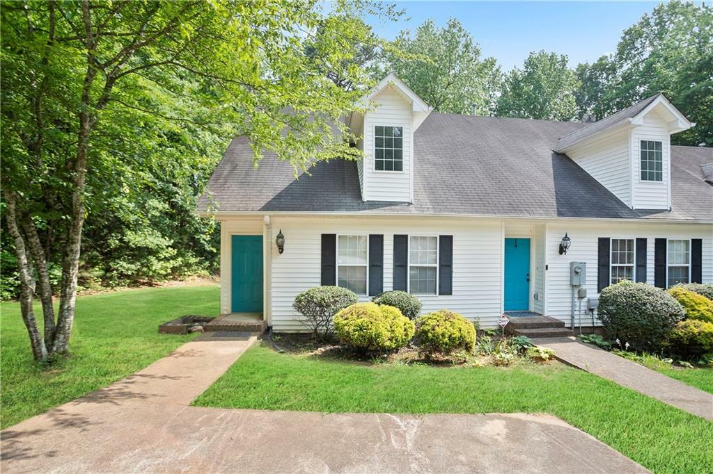 Property Photo: 6714 Lakewood Drive GA 30135