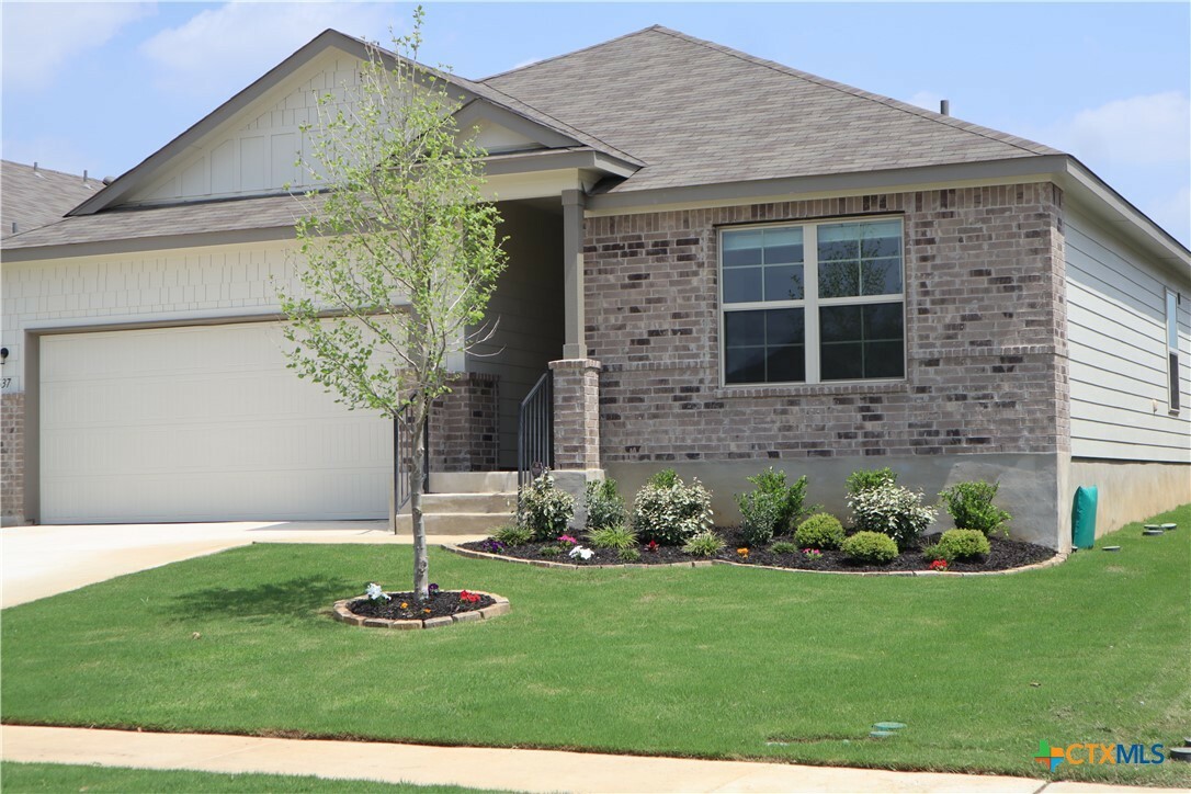 Property Photo: 637 Oleander Creek TX 78155