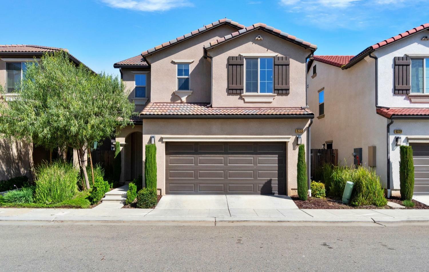 6220 E Sydney Drive  Fresno CA 93727 photo