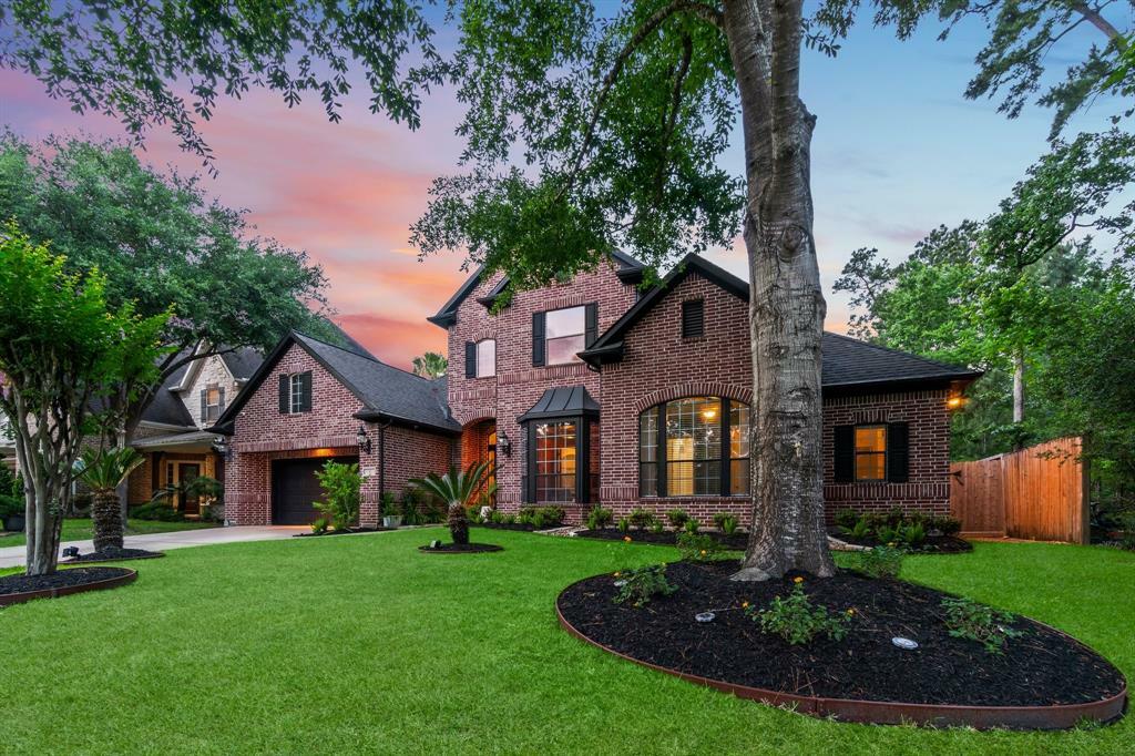 Property Photo: 2 N Bantam Woods Circle TX 77382