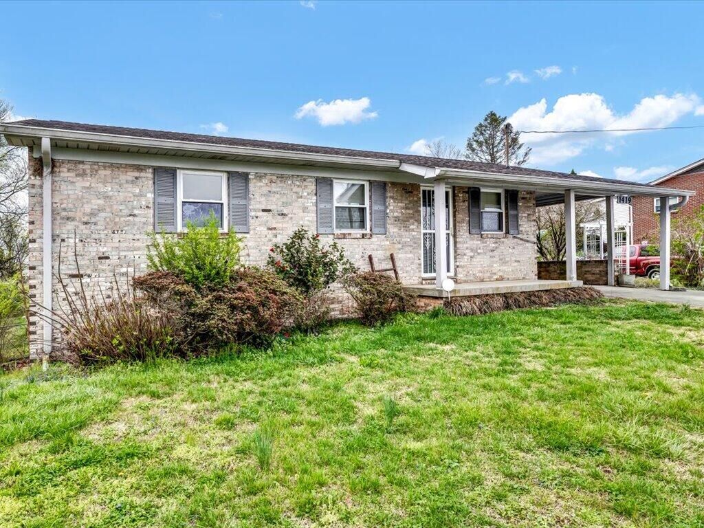 Property Photo:  1419 Magnolia Avenue  TN 37820 