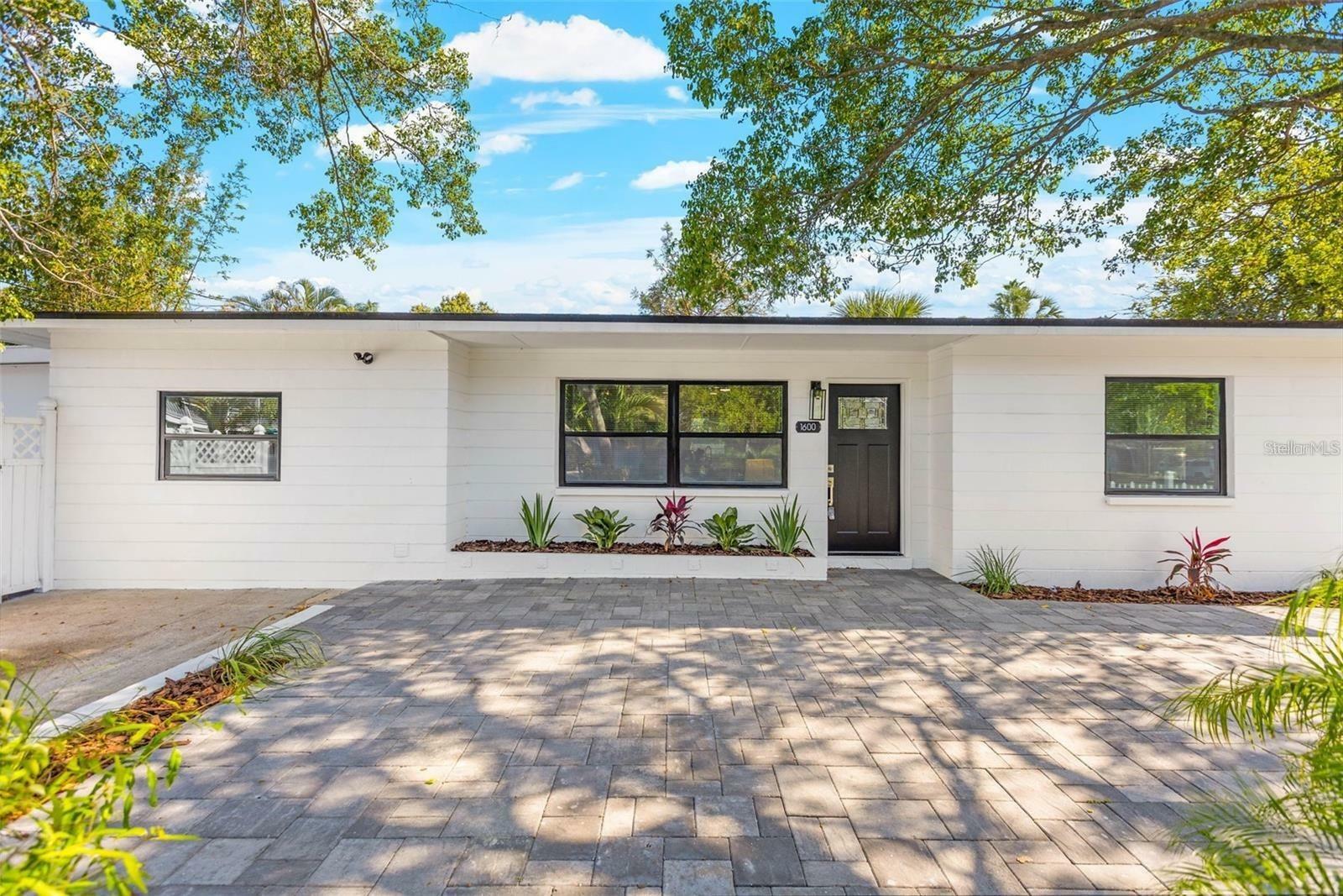 Property Photo:  1600 Connecticut Avenue NE  FL 33703 