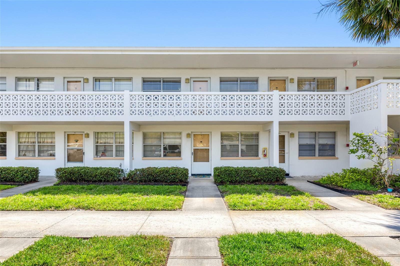 Property Photo: 1000 79th Avenue N 211 FL 33702