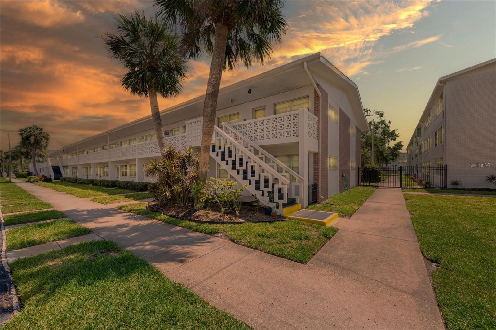 Property Photo:  1000 79th Avenue N 211  FL 33702 