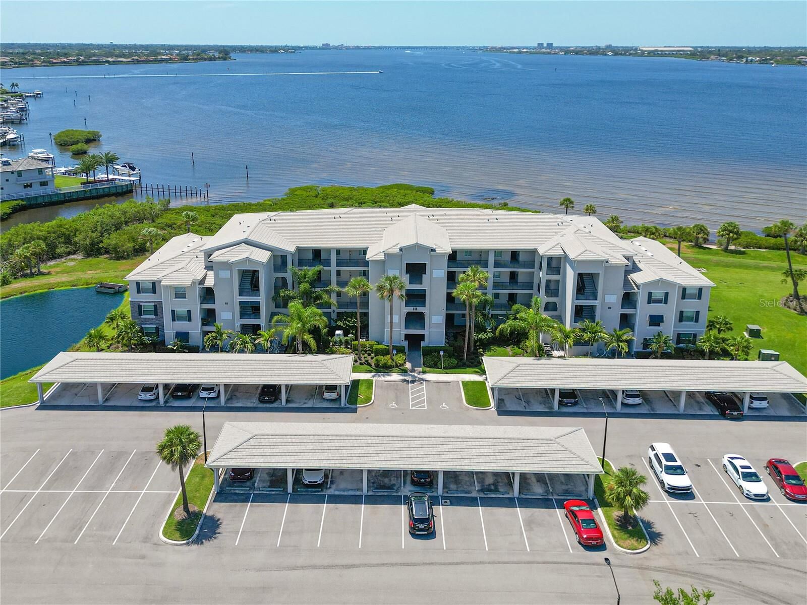 Property Photo: 850 Tidewater Shores Loop 202 FL 34208