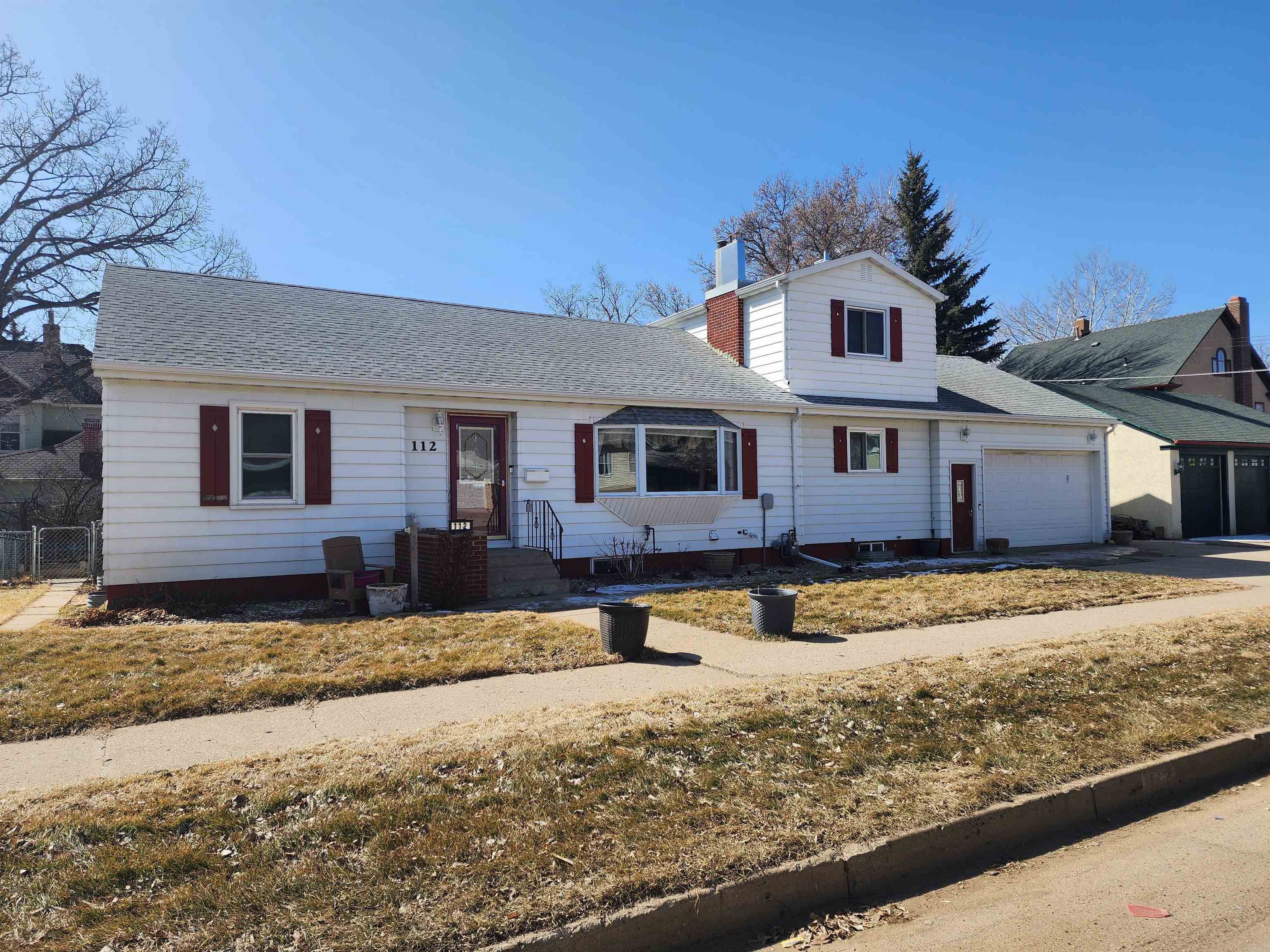 112 University Ave E  Minot ND 58703 photo