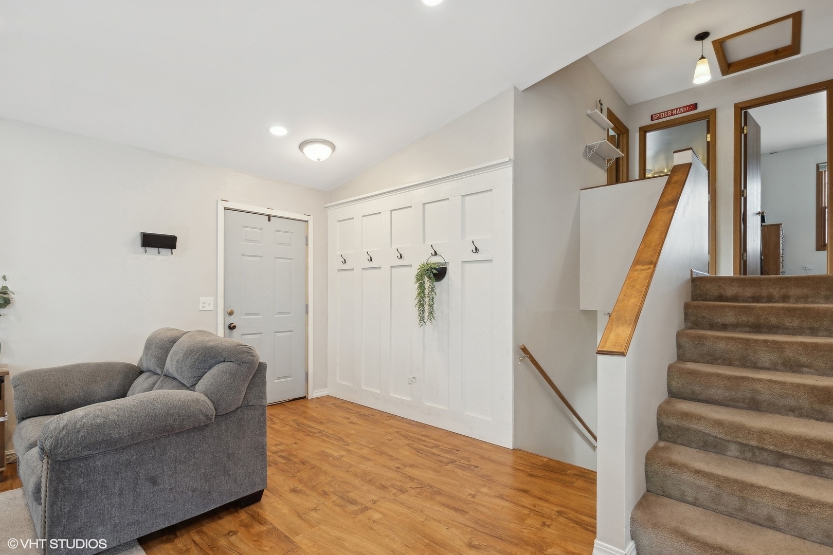 Property Photo: 35720 N Laurel Avenue IL 60041