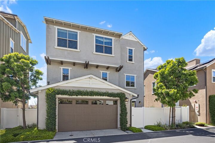 Property Photo:  15 Vasto Street  CA 92694 