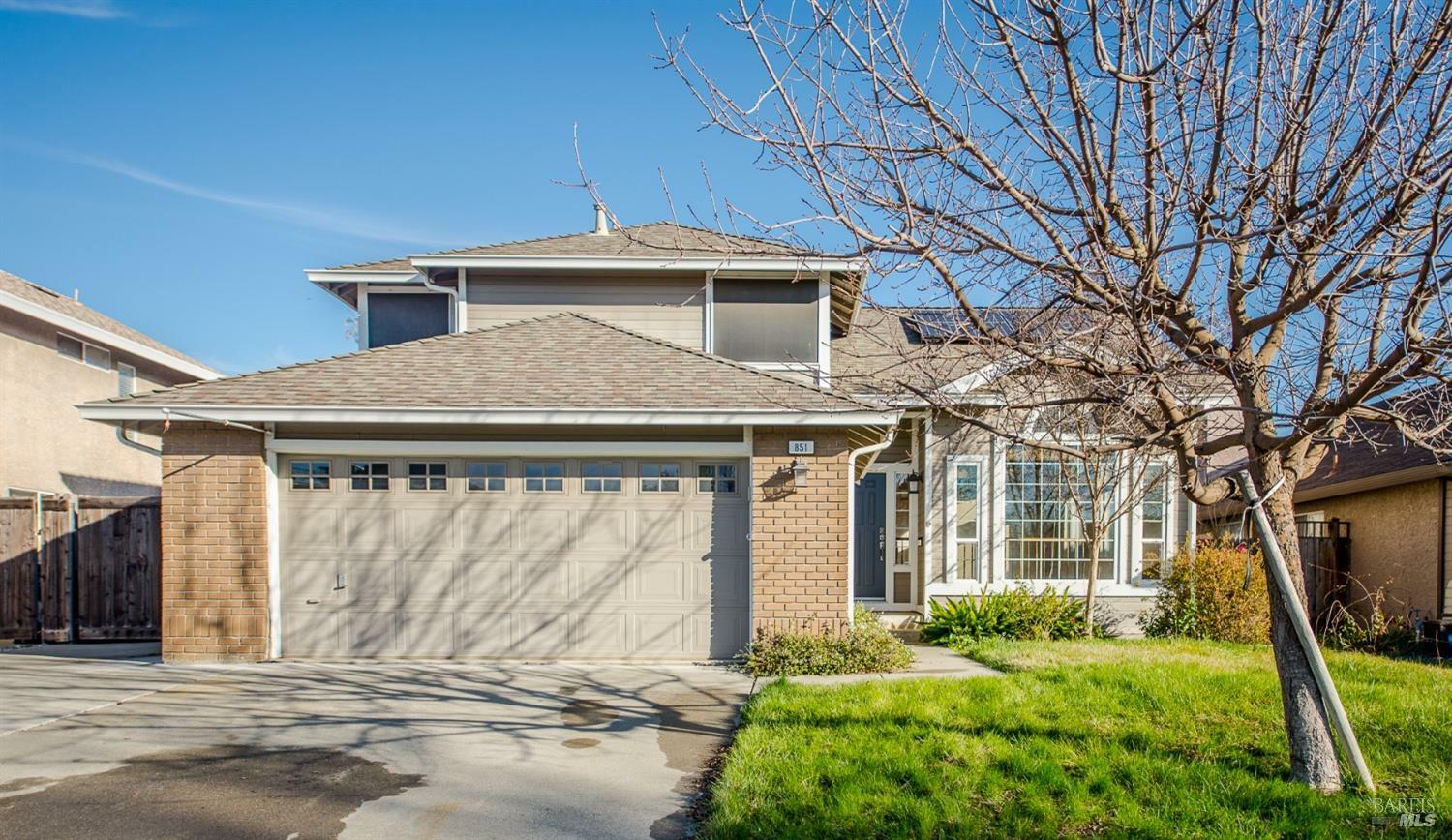 Property Photo: 851 Oak Brook Drive CA 95687