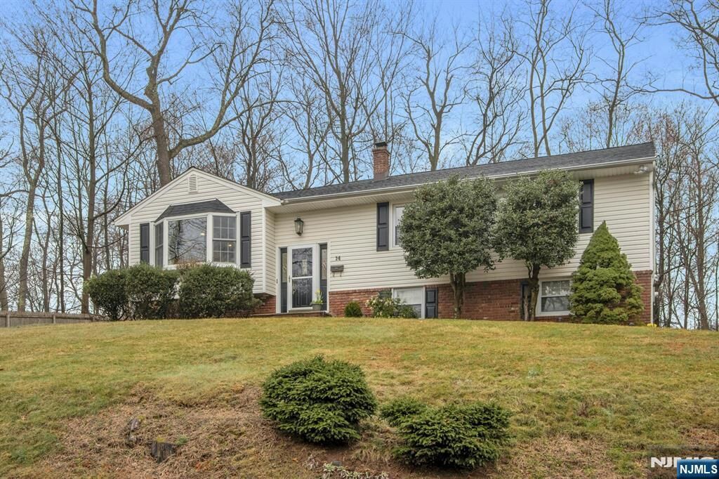 Property Photo: 14 Arcadia Court NJ 07640