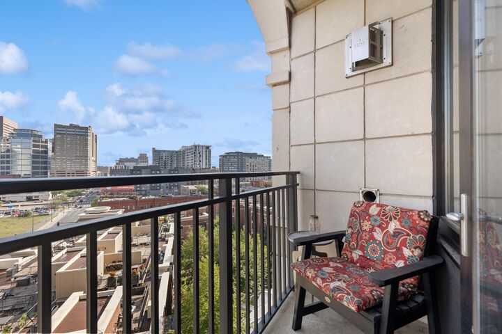 Property Photo:  500 E Grant Street 704  MN 55404 