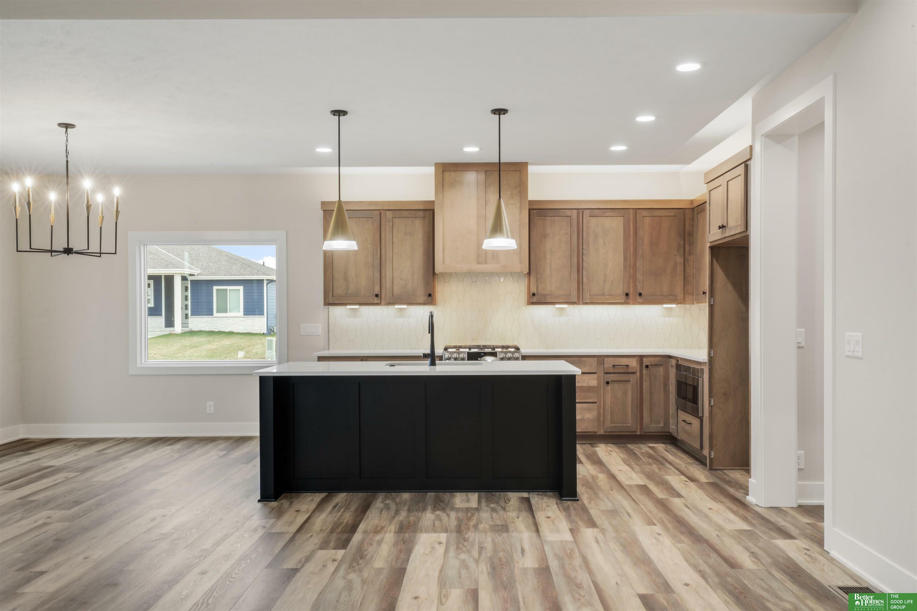 Property Photo: 5924 N 208 Street NE 68022