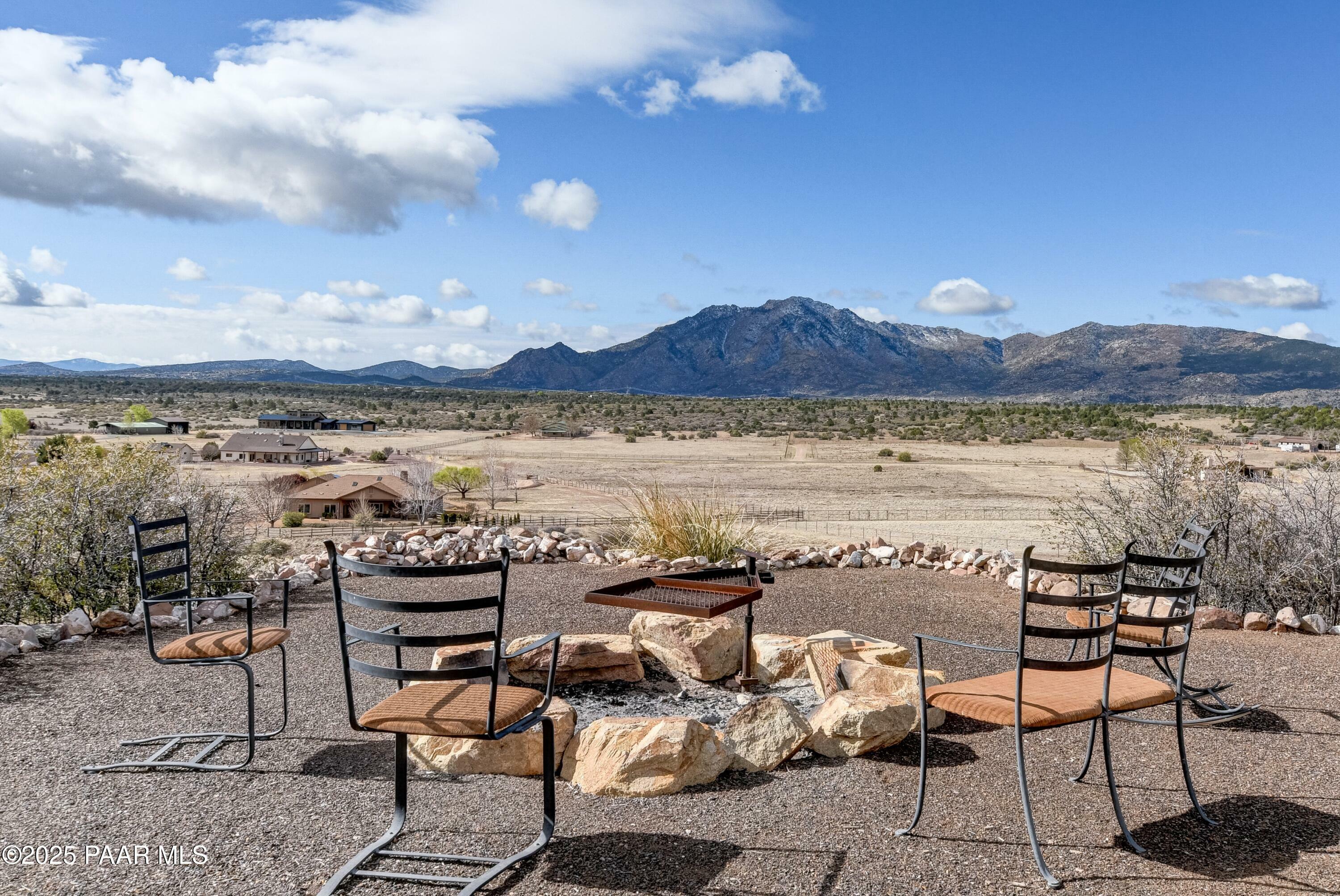 Property Photo: 11355 N Waylands Trail AZ 86305