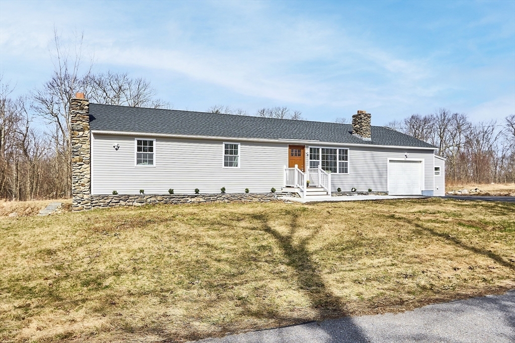Property Photo: 21 Davis Rd MA 01473