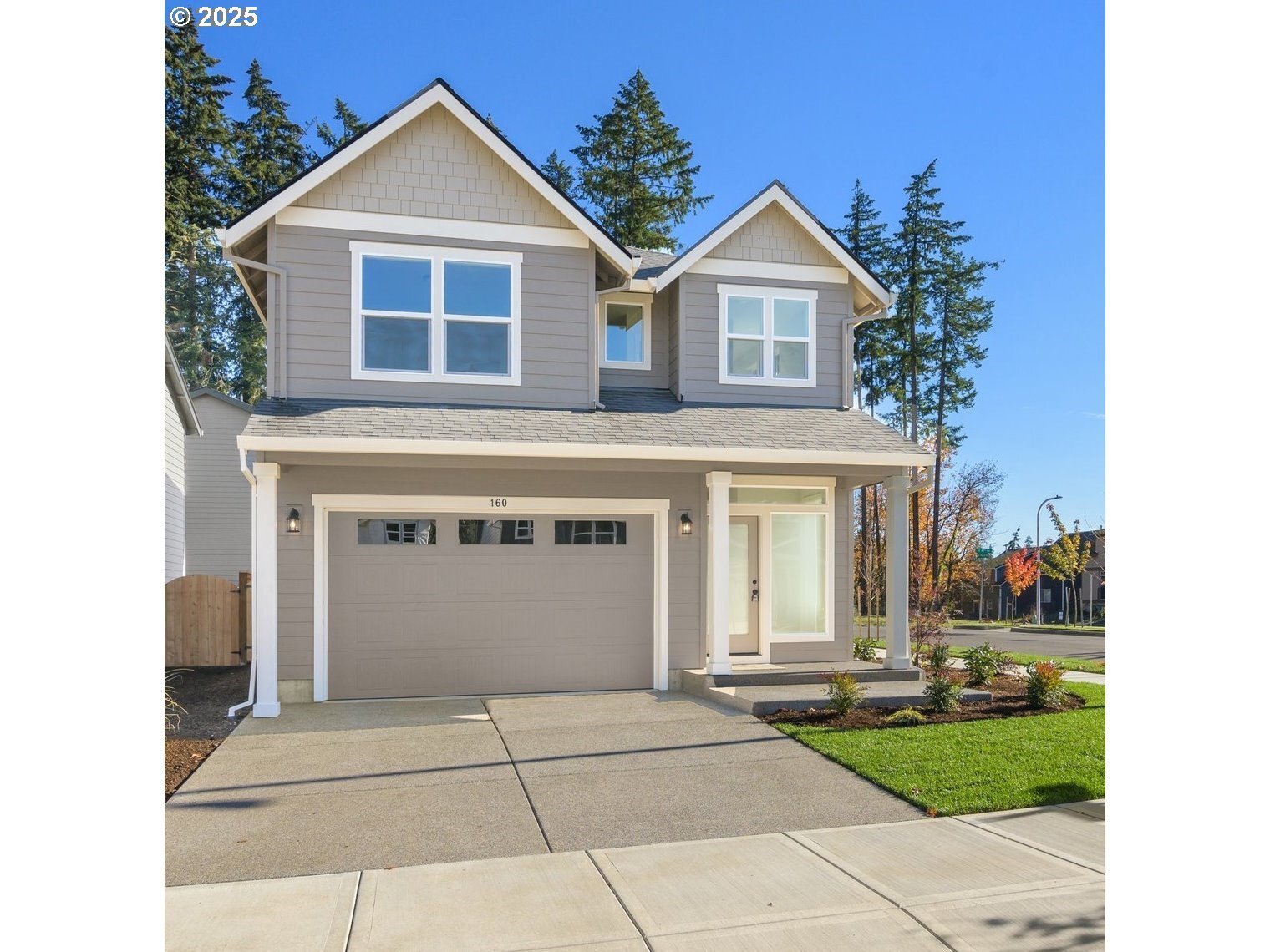 Property Photo: 160 SE 46th Ave OR 97123
