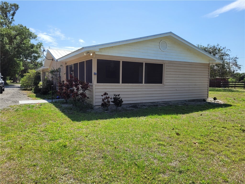 Property Photo: 8695 70th Avenue FL 32967