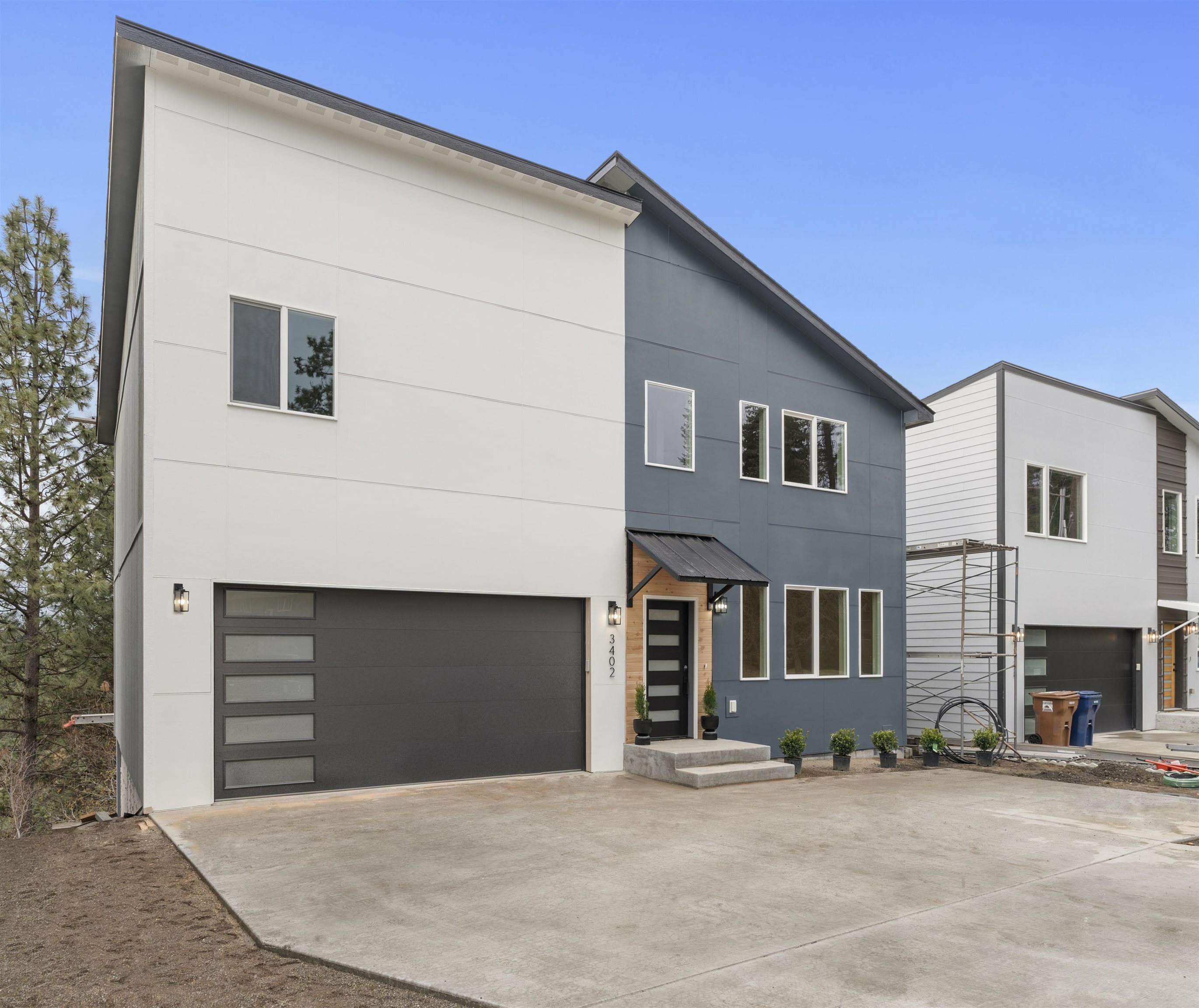 Property Photo: 3402 W Grandview Ave WA 99224