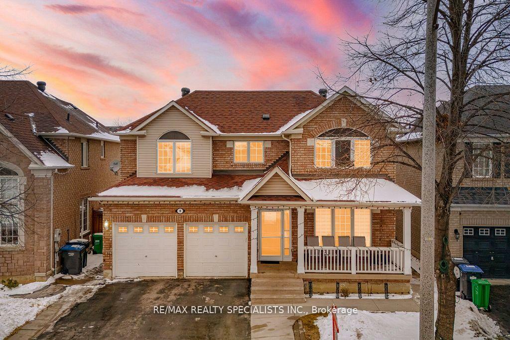 Property Photo: 8 Upshall Drive S ON L6P 1E1